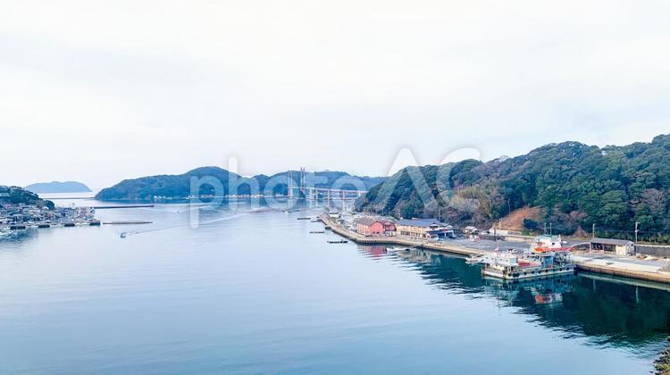 名護屋大橋と港町の風景 名護屋大橋,唐津市,橋の写真素材