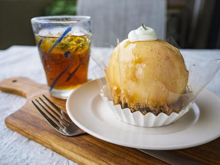 桃のケーキと紅茶 桃のケーキと紅茶 桃のケーキ,紅茶,美味しいの写真素材