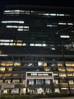 夜の大阪駅西口 夜の大阪駅西口の写真