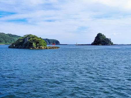 まどが浜海遊公園から眺める下田港の海 まどが浜海遊公園から眺める下田港の海の写真