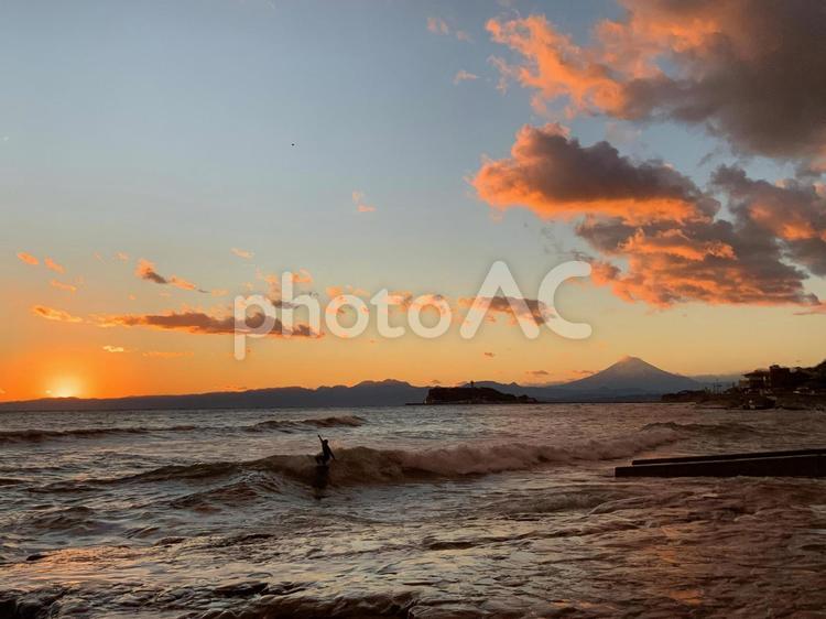 稲村ケ崎からの夕焼け富士山 富士山,富士,稲村ケ崎の写真素材