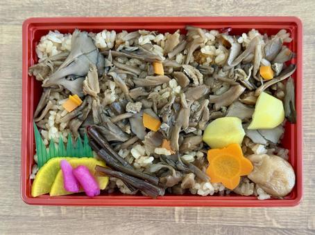 舞茸ご飯弁当 舞茸,秋の味覚,炊き込みご飯の写真素材