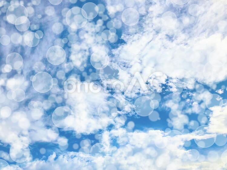 背景　空　シャボン玉 空,雲,背景の写真素材