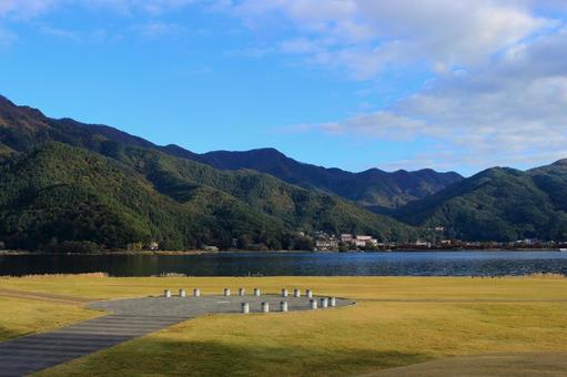 秋の河口湖周辺 秋の河口湖周辺 河口湖周辺,河口湖,湖の写真素材