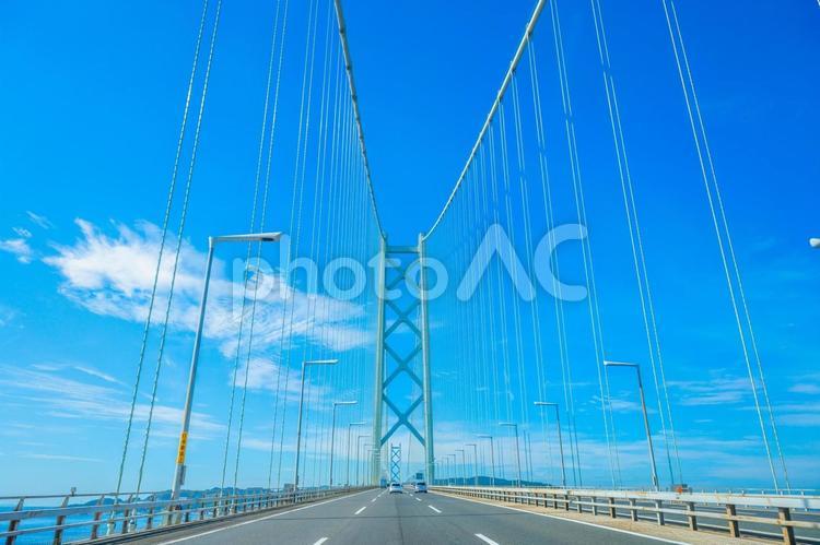 青空と明石海峡大橋 ドライブイメージ 青空,空,吊橋の写真素材