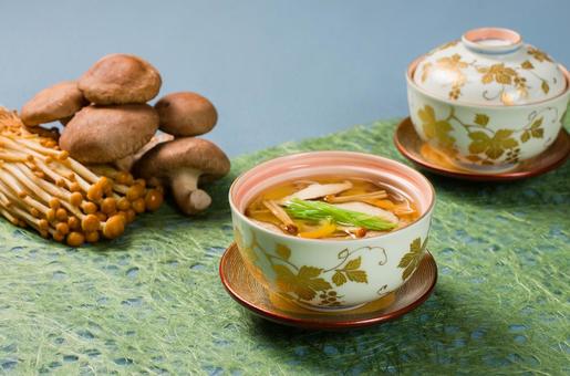 きのこの餡かけ茶碗蒸し 茶碗蒸し,茶わん蒸し,きのこの写真素材