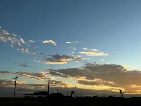 夕空、夕焼け、雲、空 夕空,夕焼け,雲の写真素材