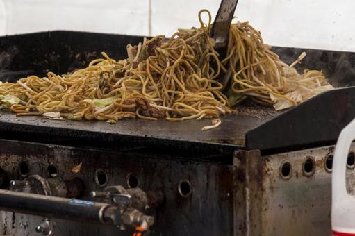 屋台の焼きそば１ 焼きそば,麺,ソースの写真素材