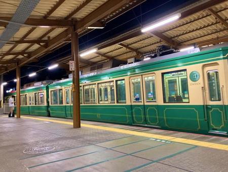鎌倉駅☆江ノ電　ホーム 鎌倉,江ノ電,連結の写真素材