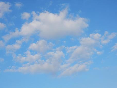 【空の写真】秋空 秋空,空,雲の写真素材