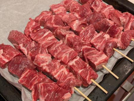 牛ほほ肉串 牛,牛肉,肉塊の写真素材