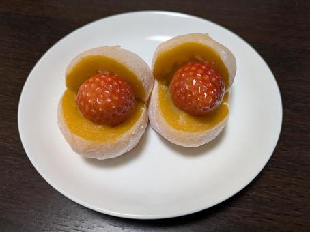 イチゴ入りおまんじゅう いちご,おまんじゅう,ティータイムの写真素材