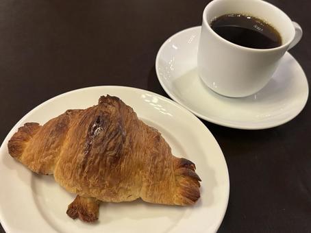 クロワッサン_コーヒー クロワッサン_コーヒー クロワッサン,パン,食事の写真素材