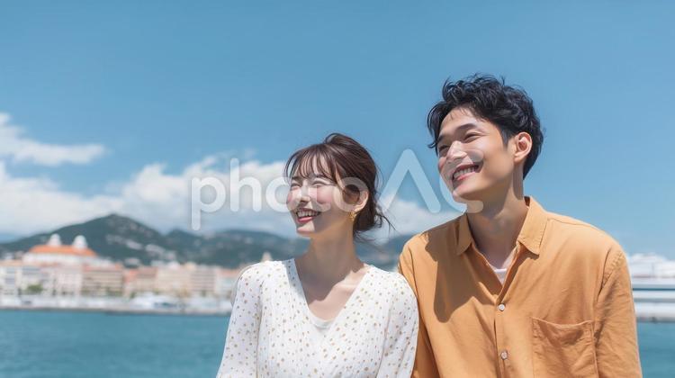 笑顔の仲良しカップルの夏 夏,カップル,日本人の写真素材