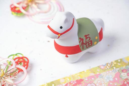 迎春飾りと干支の馬置物の正月イメージ 正月,迎春,新年の写真素材