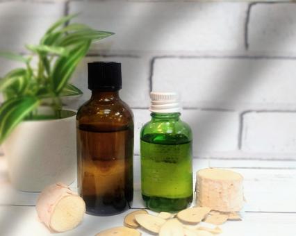 茶&緑 ラージサイズのアロマオイルボトル アロマ,アロマオイル,ボトルの写真素材