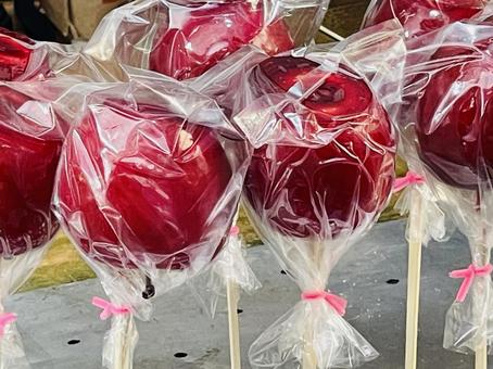 夏祭り名物|屋台のりんごあめ 夏祭り名物|屋台のりんごあめの写真