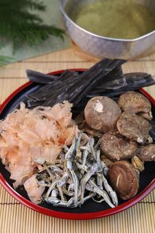 だし だし だし,煮干し,鰹節の写真素材