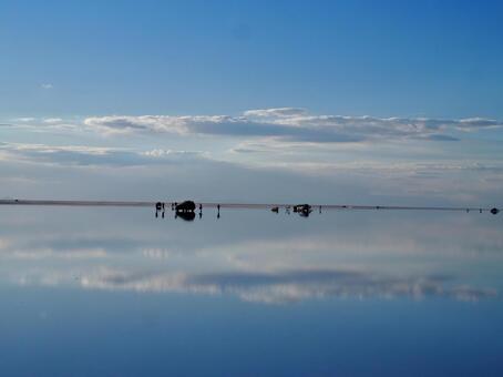 ウユニ塩湖のリフレクション 南米,南米旅行,海外旅行の写真素材