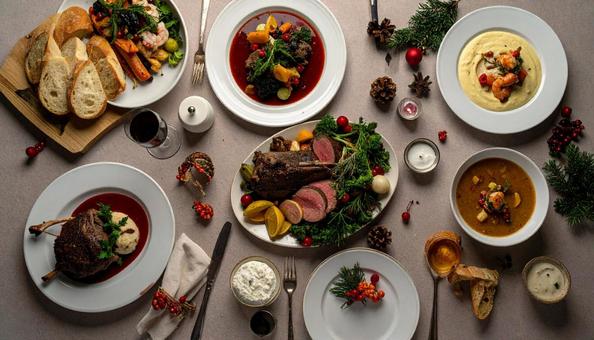 鹿肉のローストのベリーソースがけの写真