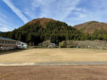 坂井市竹田農山村交流センター　グラウンド 坂井市竹田農山村交流センター,グラウンド,秋の写真素材