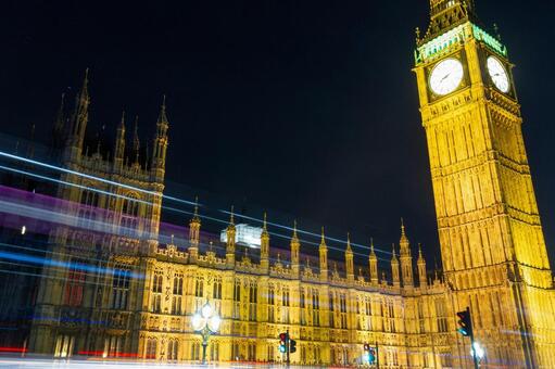 ビッグベンと国会議事堂の夜景 ビッグベン,ロンドン,イギリスの写真素材
