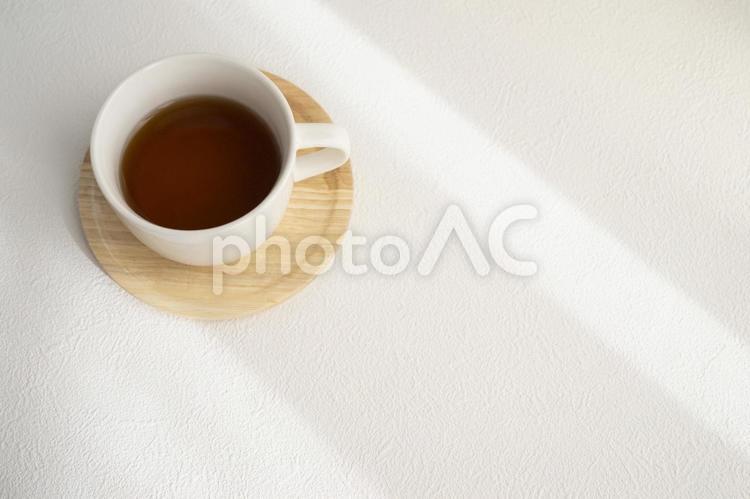 白背景と珈琲 コーヒー,珈琲,コピースペースの写真素材