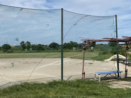 ネット付き野球場 ネット付き野球場 野球場,防球ネット,スポーツ施設の写真素材
