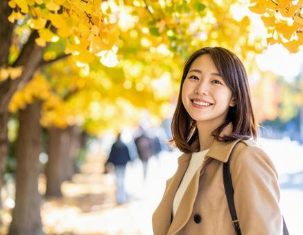 美しい秋の紅葉と日本人女性モデル 秋10 美しい秋の紅葉と日本人女性モデル 秋10の写真