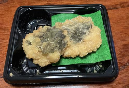鶏の唐揚げ、紫蘇 鶏の唐揚げ、紫蘇の写真