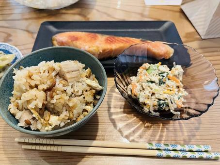 ザ和食 炊き込みご飯,鮭,白和えの写真素材