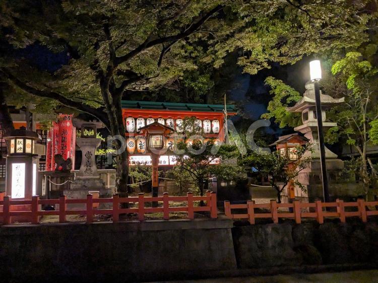 祇園さんの夜(提灯) 祇園さん,trip,夜景の写真素材