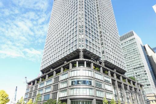 新丸の内ビルディングと青空 新丸の内ビルディング,東京,ビルの写真素材