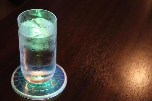 Shining glass (green) Shining glass (green)