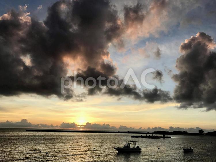 海辺の夕焼け 夕焼け,夕日,夕陽の写真素材