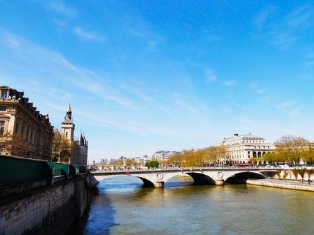 セーヌ川と青空 フランス,ヨーロッパ,海外の写真素材