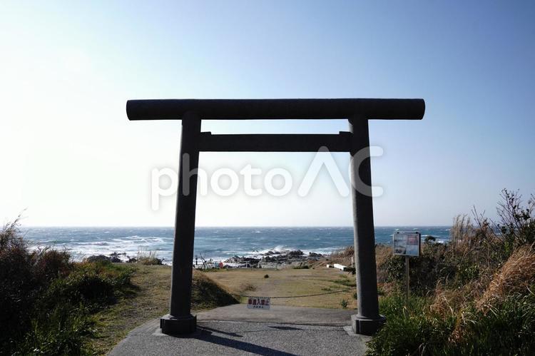 洲崎神社　浜鳥居と海の絶景　千葉県館山市 洲崎神社,海の見える絶景,海の写真素材