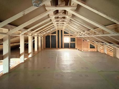 建設中の小屋裏 建設中の小屋裏 小屋裏,ロフト,屋根裏部屋の写真素材