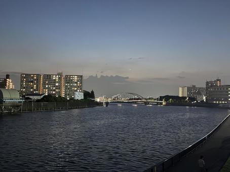 夜景 夜景 月,空,旅の写真素材