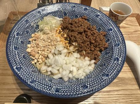 Photo, tantanmen without soup, bamboo noodles, rusty, 
