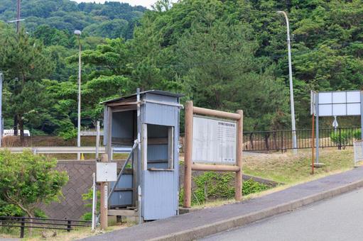 昼間のかえる島の駐車場 駐車場,駐輪場,無人の写真素材