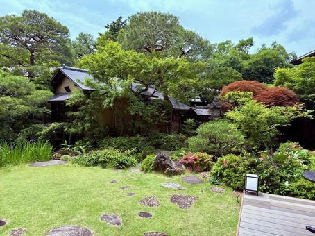 日本庭園とレストランの日本家屋 日本庭園とレストランの日本家屋 日本庭園,京都,緑の写真素材