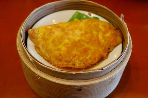 中華料理店のカニ玉の写真