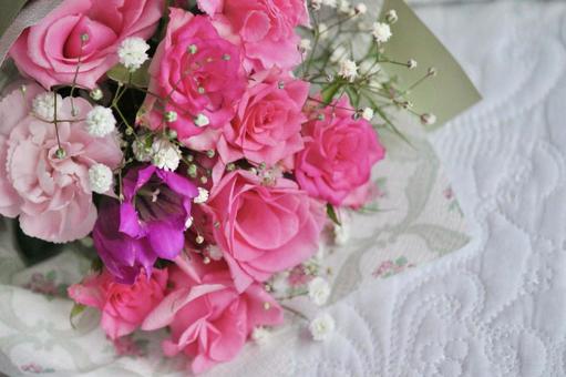 かわいいピンク色の花束のメッセージカード 花束,メッセージ,カードの写真素材