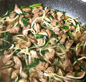 ニラレバ炒め ニラレバ炒め,レバニラ炒め,手作りの写真素材