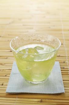 ひんやり冷えた日本茶 ひんやり冷えた日本茶 冷茶,飲み物,冷たいの写真素材