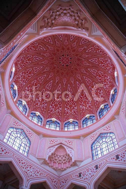 美しいモスクの天井装飾   美しいモスクの天井装飾   モスク,マレーシア,ピンクモスクの写真素材