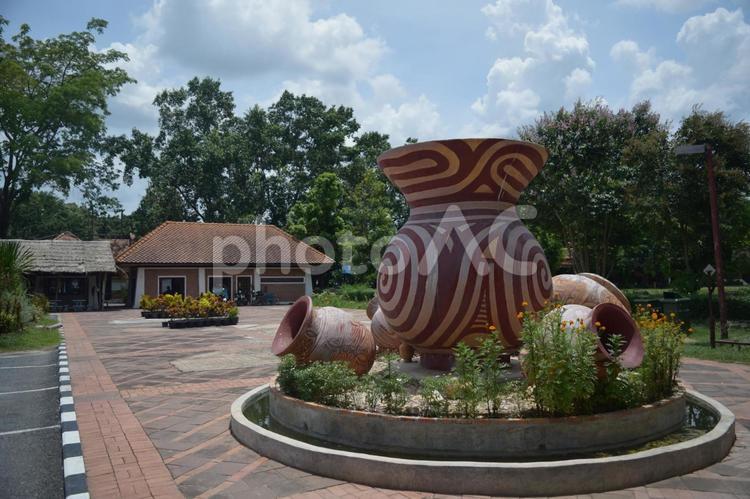 バンチェンの土器モニュメント(タイ王国) バンチェン,タイ,海外旅行の写真素材