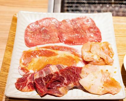 焼肉 焼肉 焼肉,肉料理,肉の写真素材