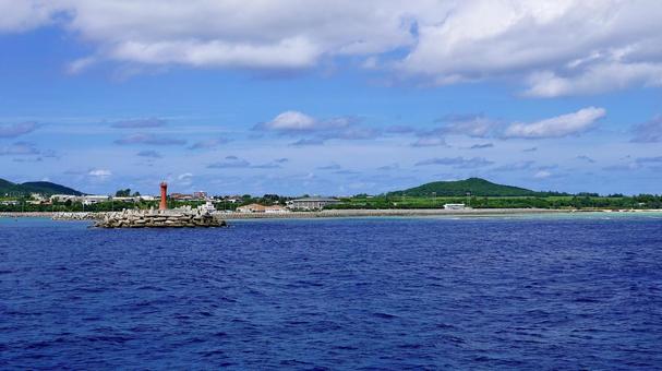 沖縄県伊是名島の港 沖縄県伊是名島の港の写真